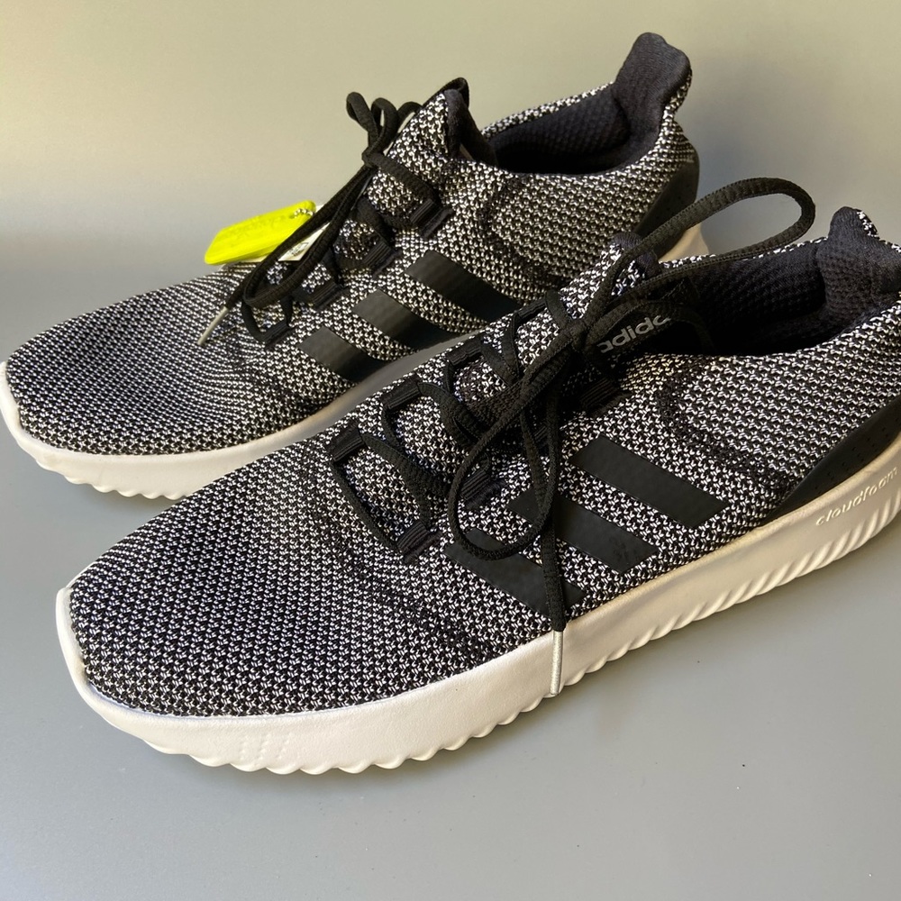 Adidas - Cloudfoam - HWA 1Y3000 -Size 11
